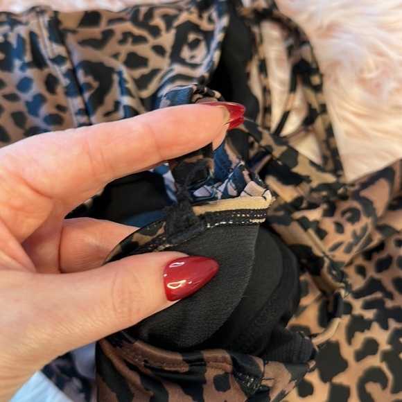 Embrace your Curves by Miracle Brands Cheetah Leopard One Piece Swimsuit - Picture 7 of 12